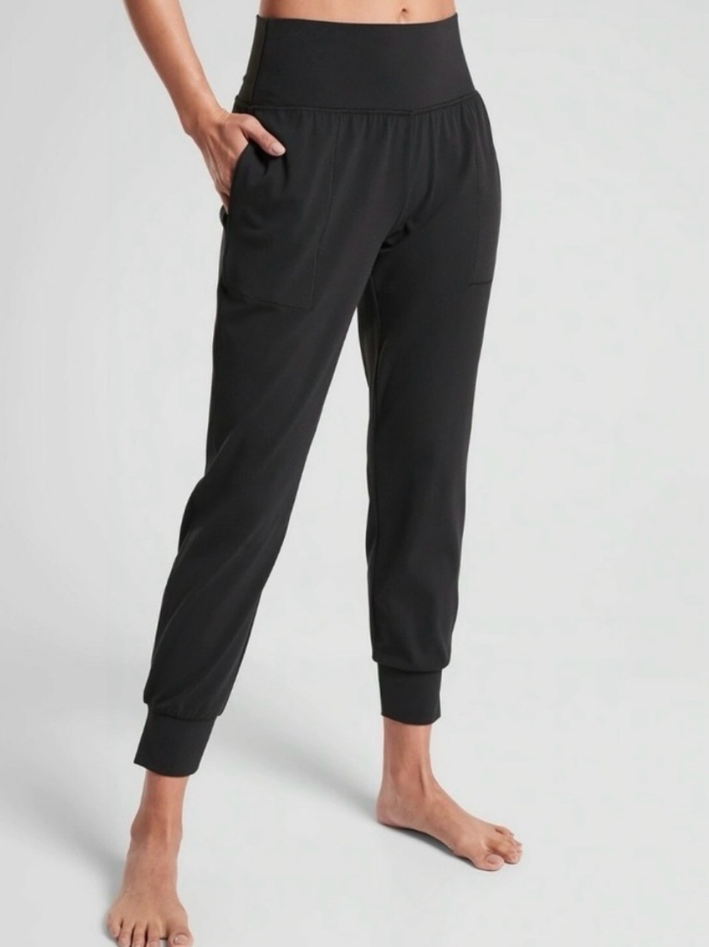 ATHLETA Black Salutation Jogger In PowerVita Active Lounge Comfy Bottoms Size M